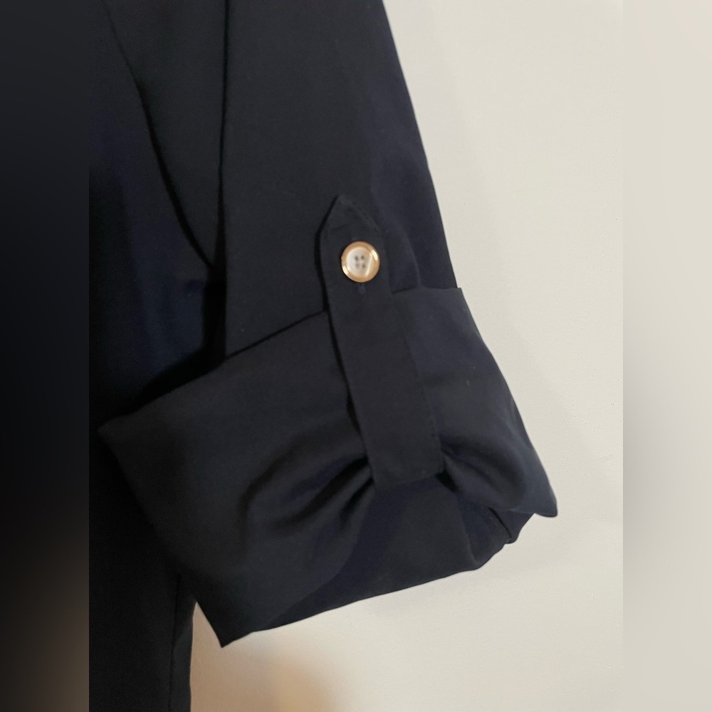 Team Style by Oobe Navy Blue Button Down Taylored Shirt Casual Blouse Size Small - Picture 3 of 9